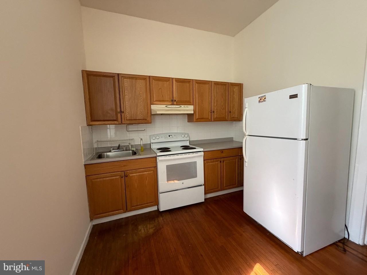1510 S Broad St #2F - Photo 2 of 8