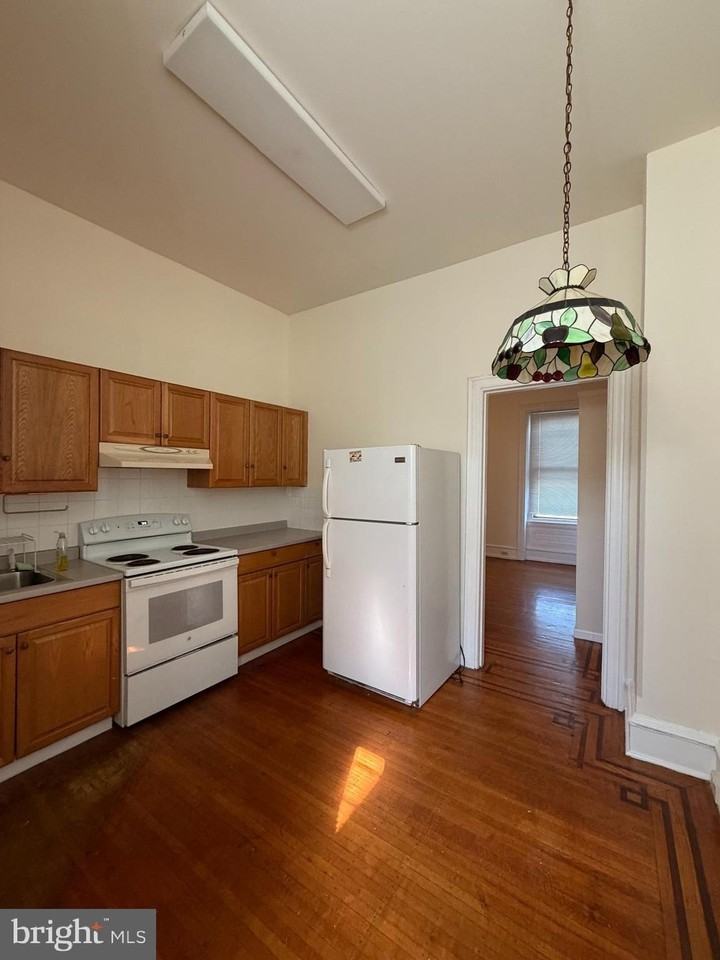 1510 S Broad St #2F - Photo 3 of 8