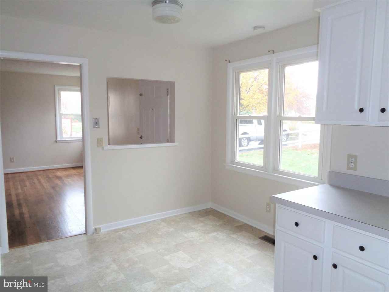 108 St Paul St - Photo 4 of 7