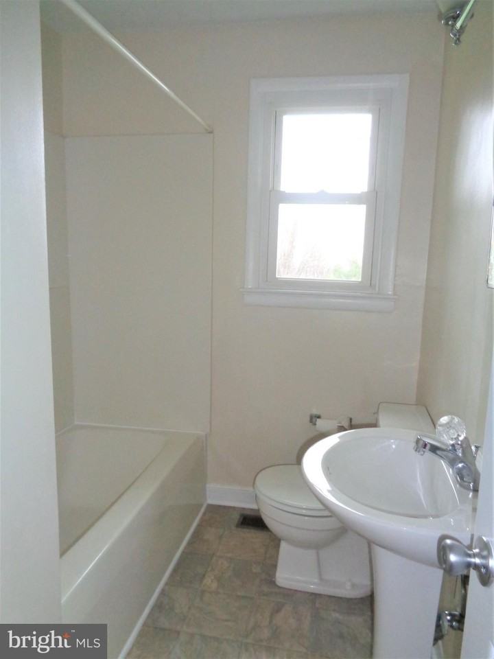 108 St Paul St - Photo 5 of 7