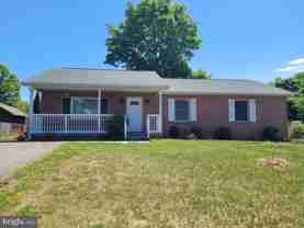 111 Windcrest Cir - Photo 1 of 1