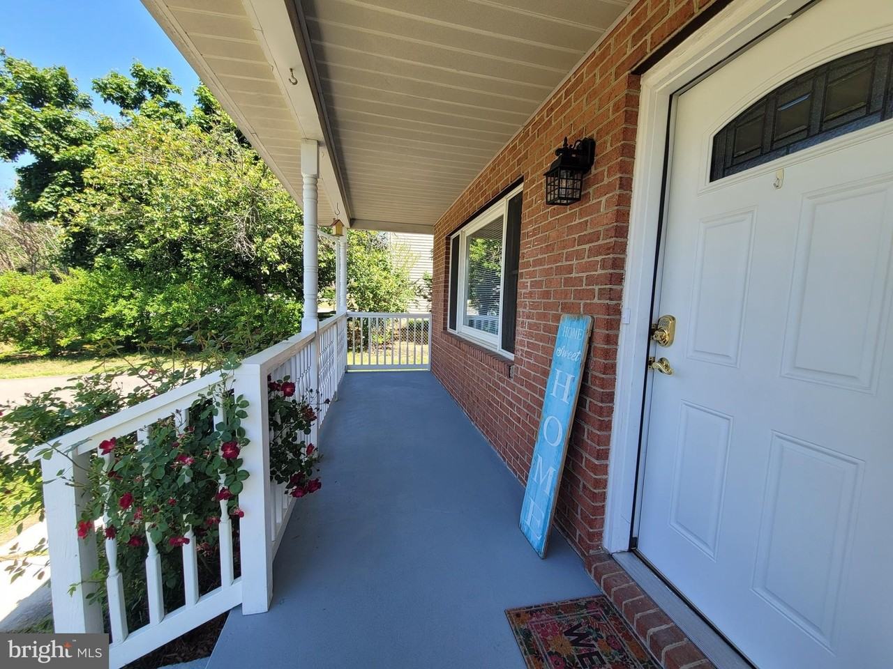 111 Windcrest Cir - Photo 3 of 28