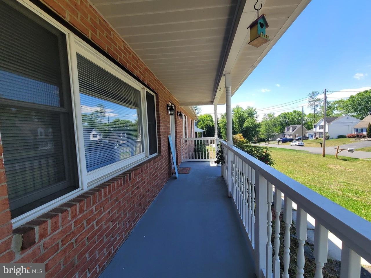 111 Windcrest Cir - Photo 4 of 28