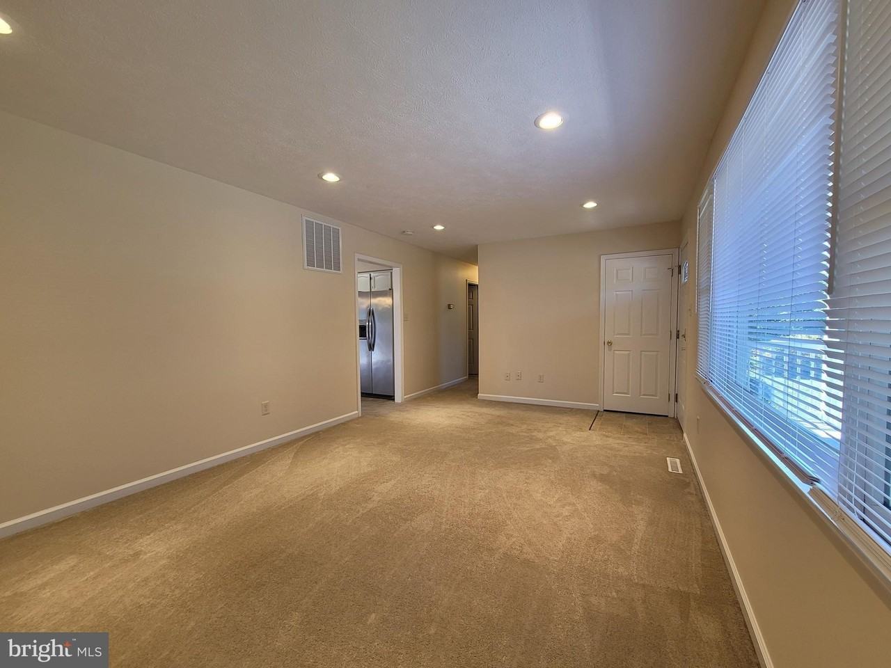 111 Windcrest Cir - Photo 7 of 28