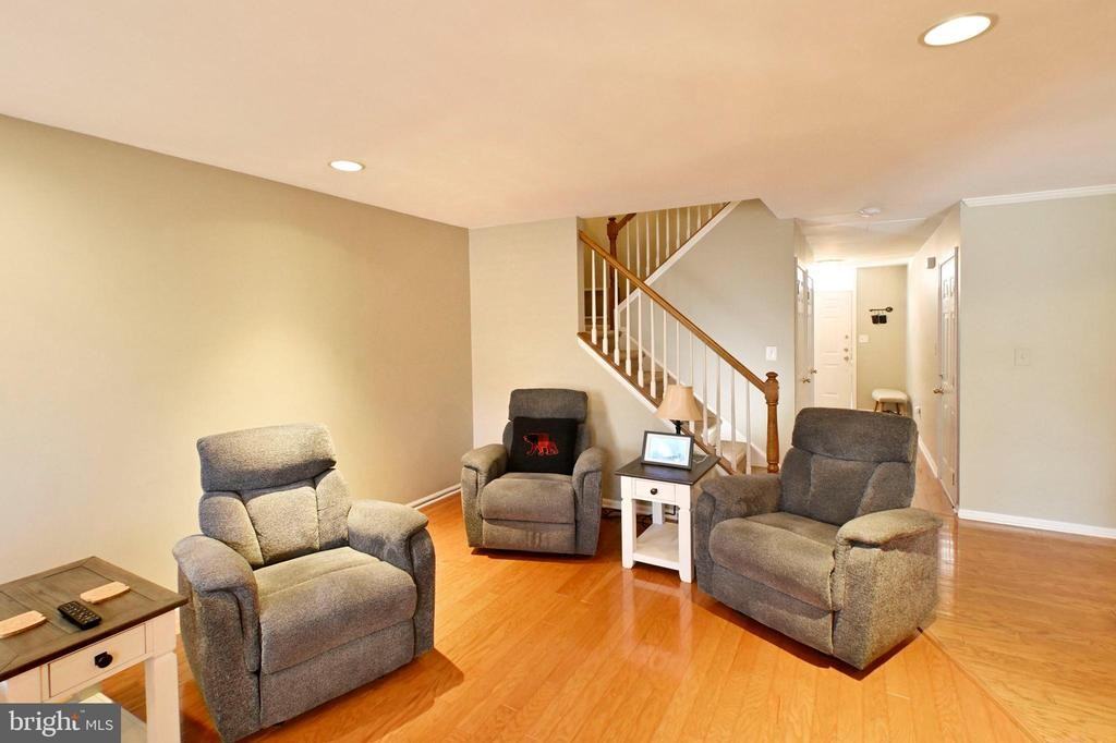 110 Treymore Court - Photo 3 of 28