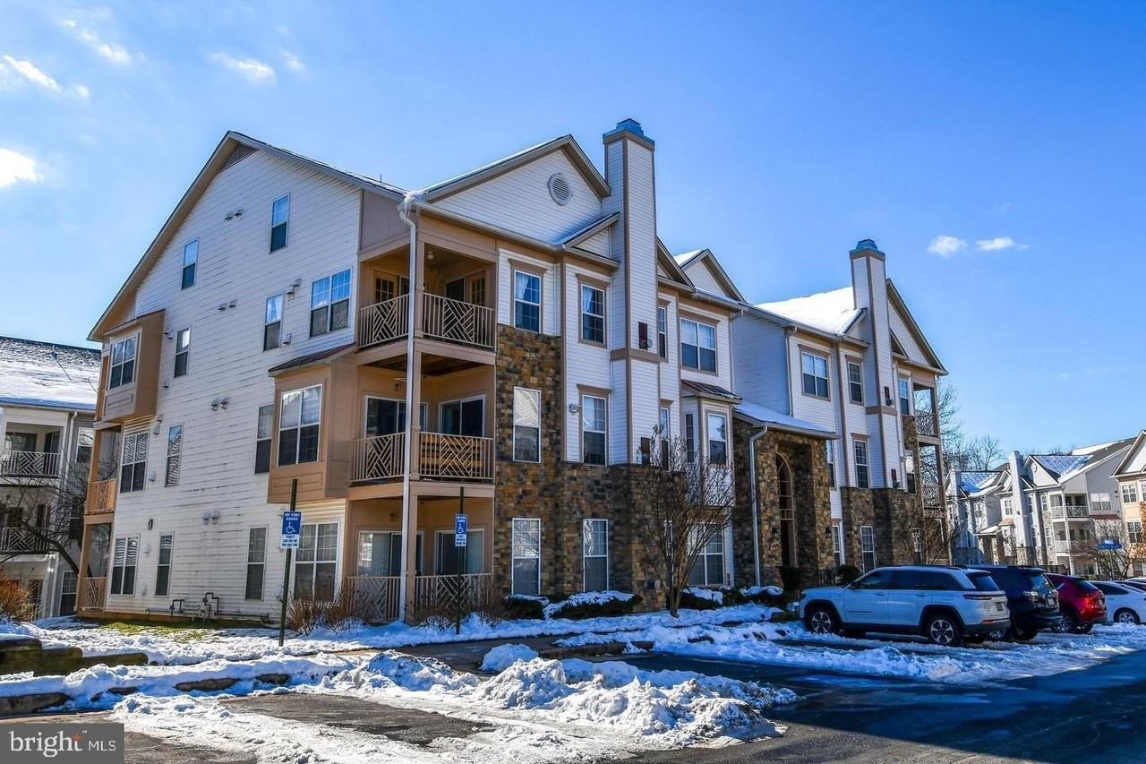 5909 Founders Hill Dr #202 - Photo 3 of 41