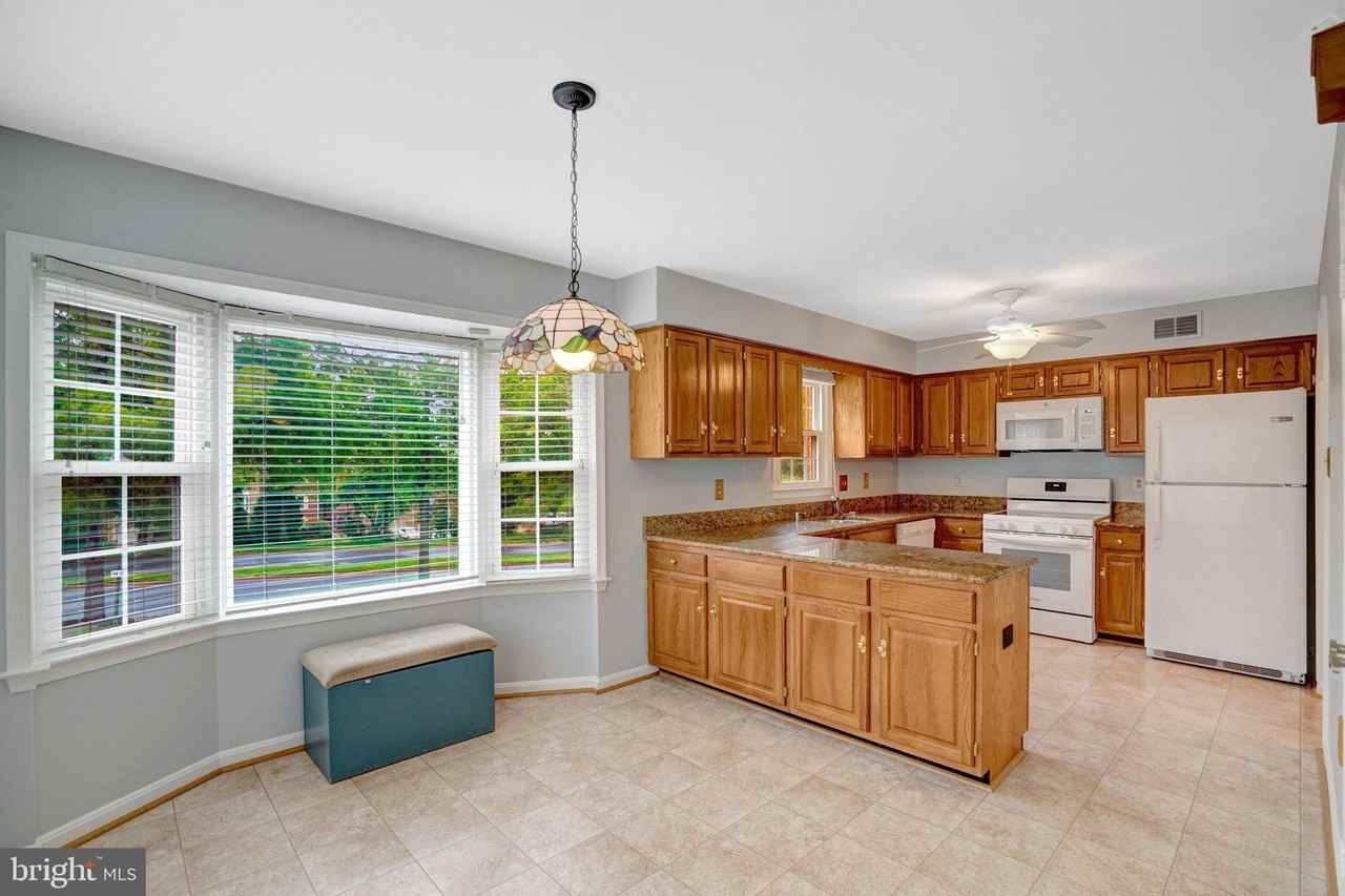 7363 Mallory Cir - Photo 5 of 34