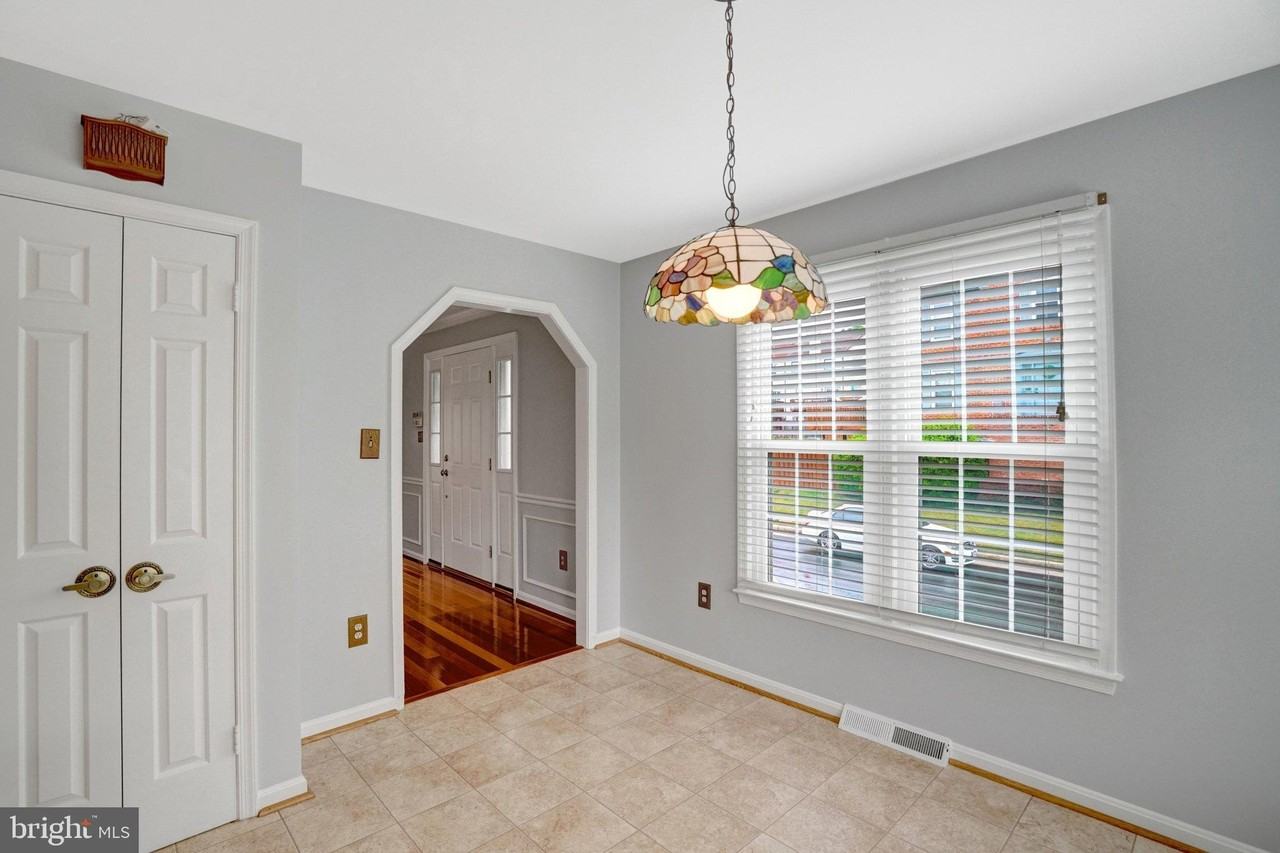 7363 Mallory Cir - Photo 6 of 34