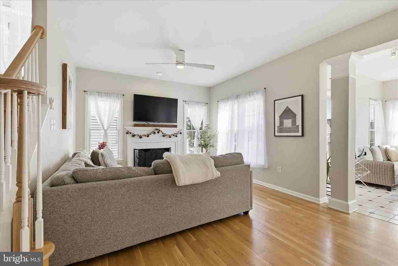 20358 Plainfield St - Photo 5 of 49