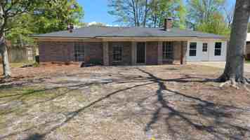 featured image of 237 Saratoga Dr #1