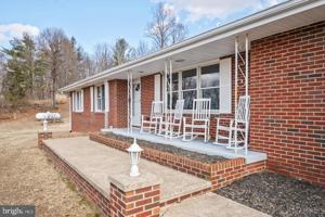 featured image of 436 Castleton Ford Rd