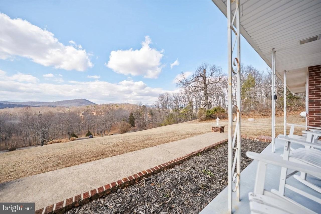 436 Castleton Ford Rd - Photo 2 of 42
