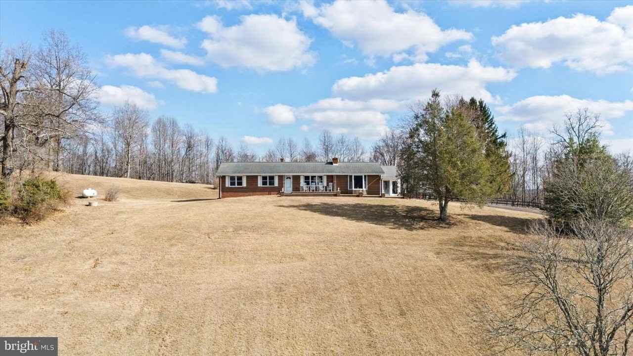 436 Castleton Ford Rd - Photo 4 of 42