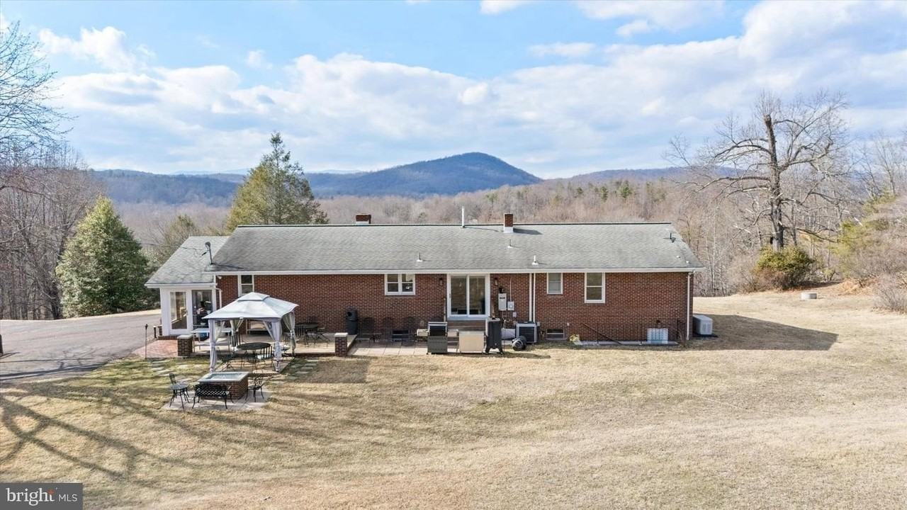 436 Castleton Ford Rd - Photo 5 of 42