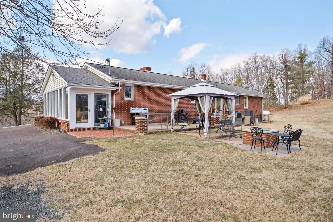 436 Castleton Ford Rd - Photo 6 of 42