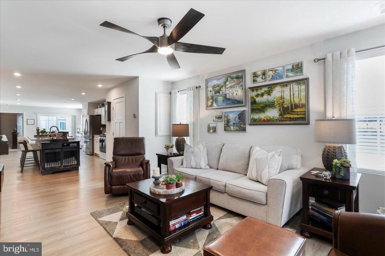 158 Bibury St - Photo 4 of 37