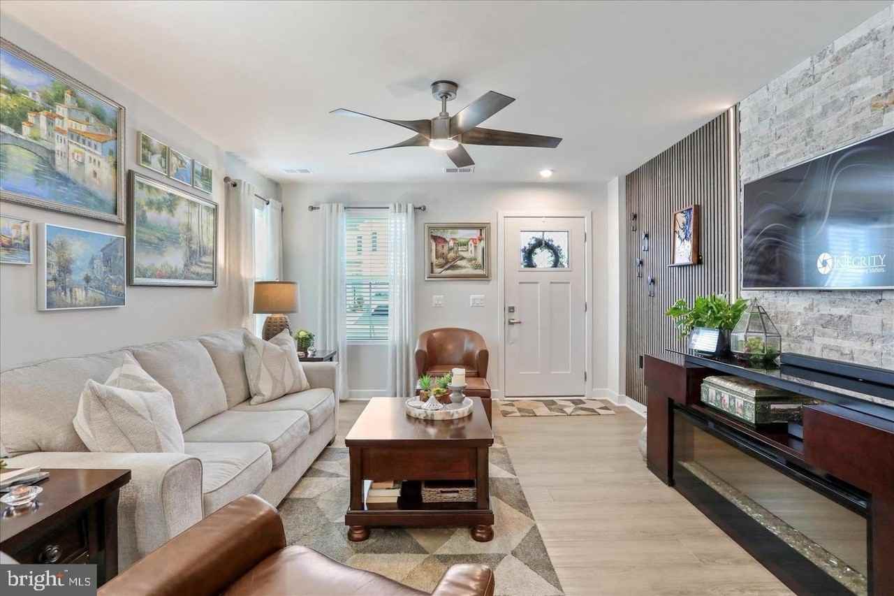 158 Bibury St - Photo 7 of 37