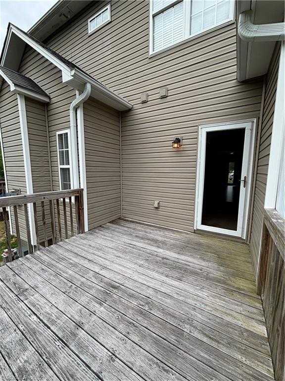 402 Beaumont Cir - Photo 7 of 21