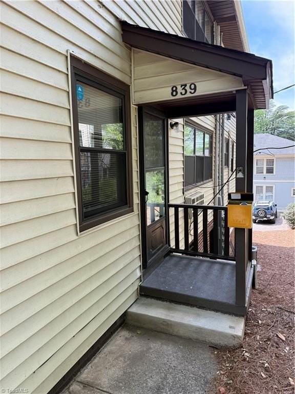 839 Carolina Ave - Photo 2 of 7