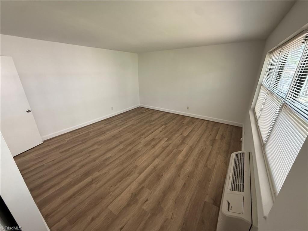 839 Carolina Ave - Photo 4 of 7