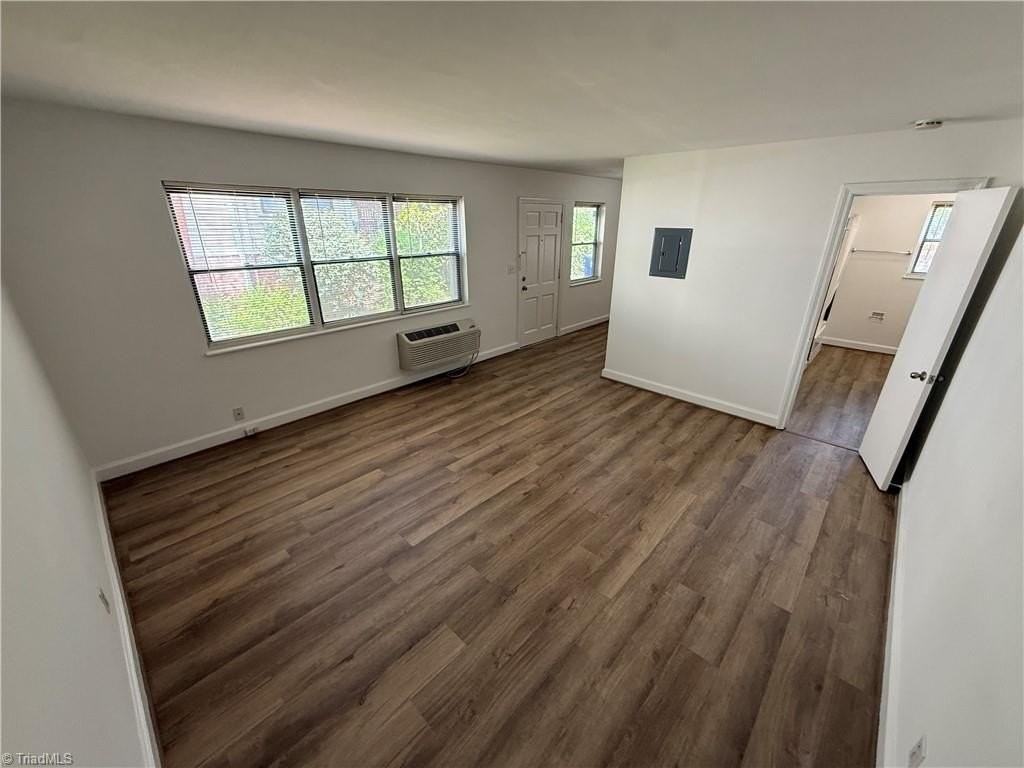 839 Carolina Ave - Photo 5 of 7