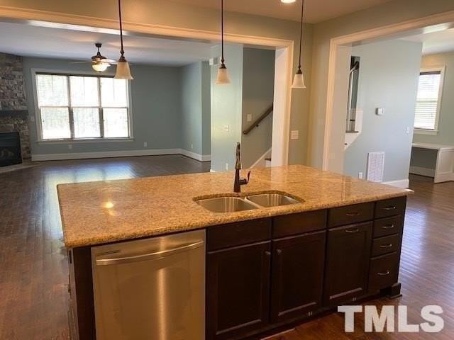 1352 Legendary Ln - Photo 4 of 30