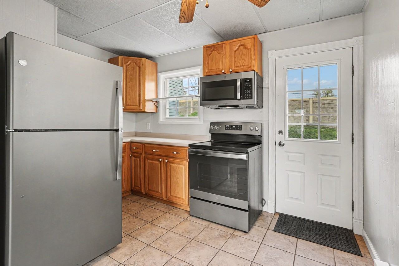 415 Aspen St #1 - Photo 3 of 10