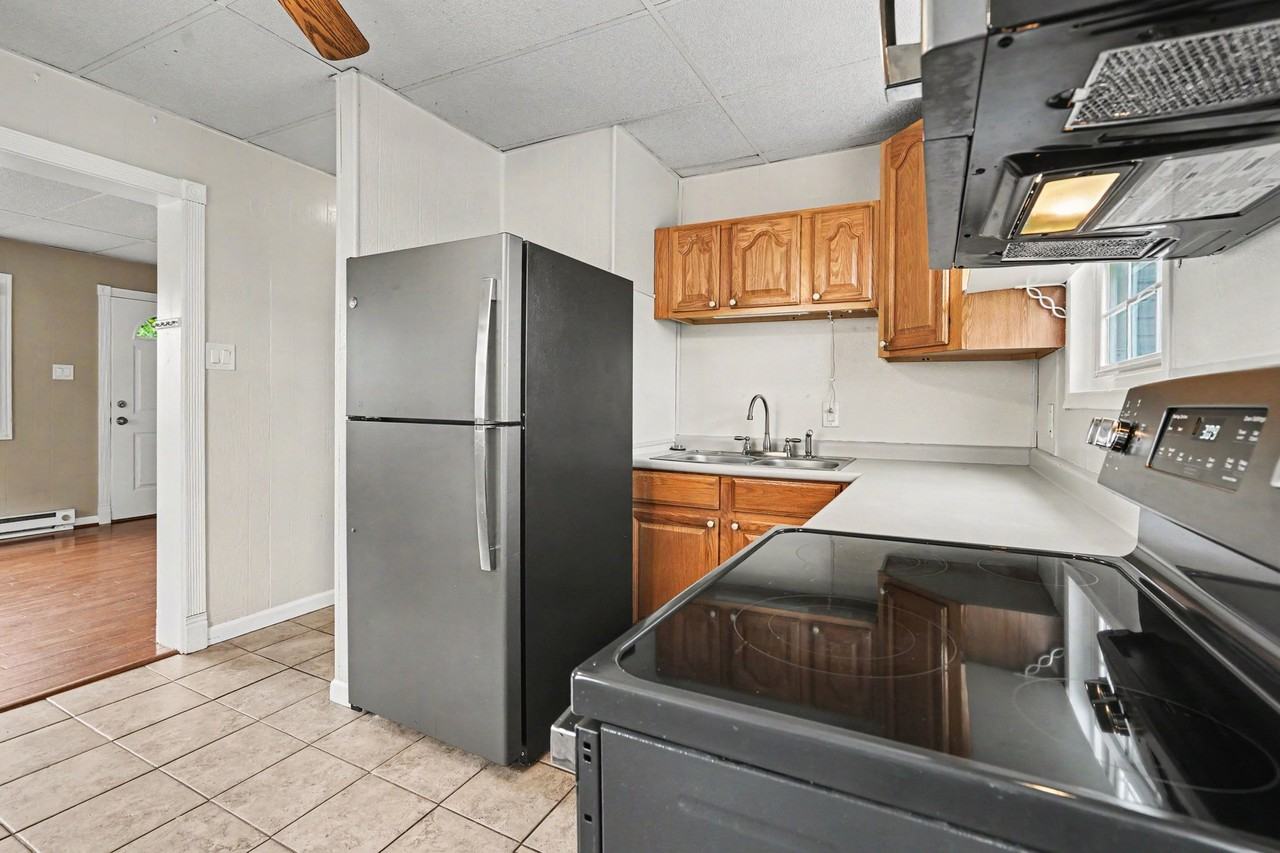 415 Aspen St #1 - Photo 4 of 10