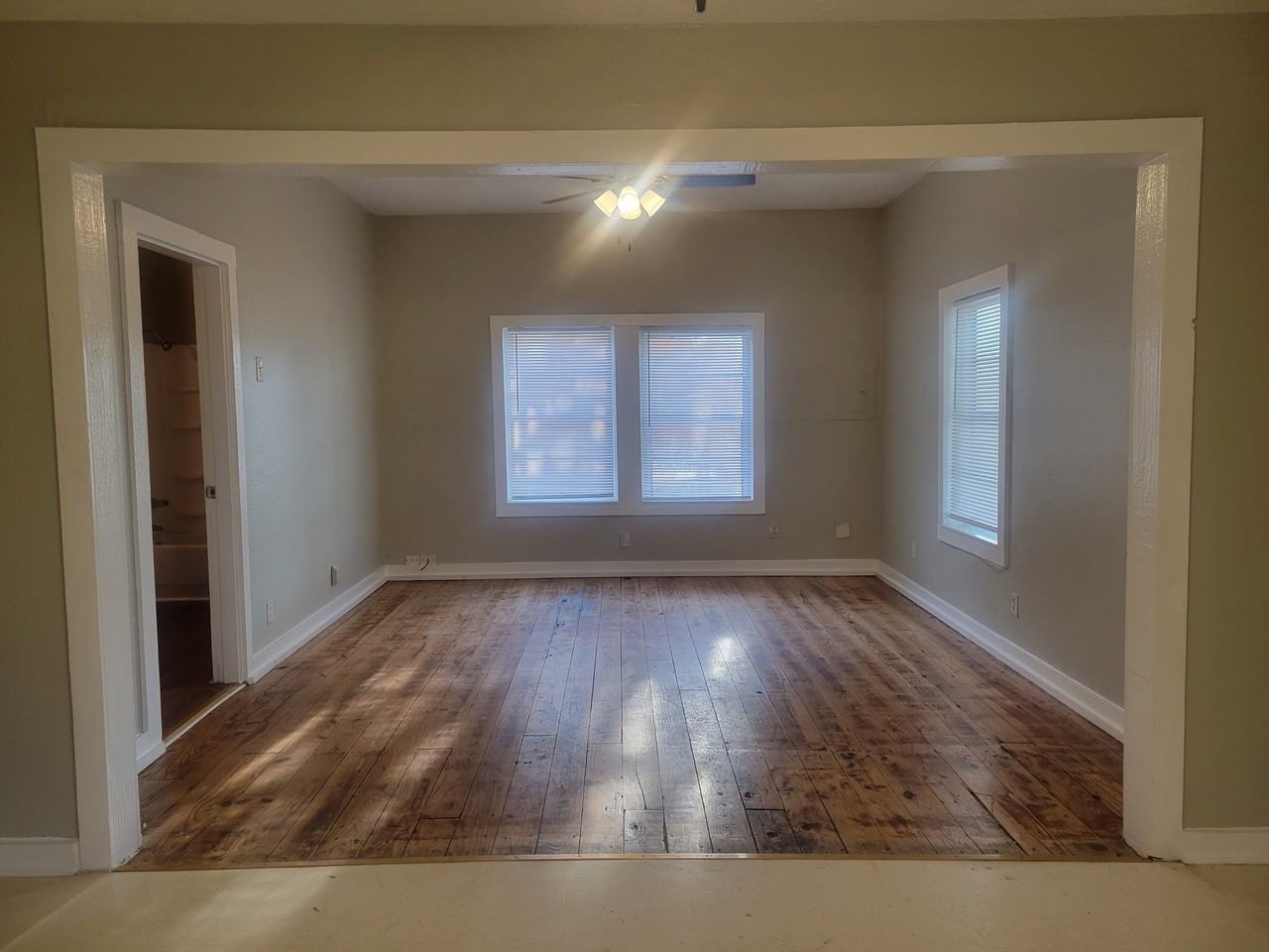 2526 3rd 1/2 Ave N #SF - Photo 4 of 30