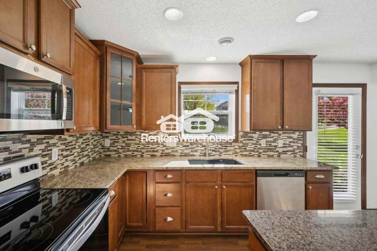 15610 60th Ave N - Photo 4 of 25