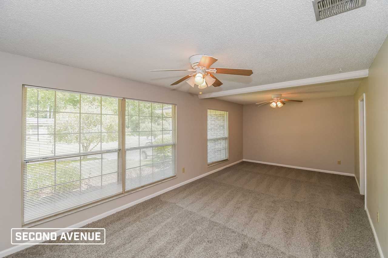 1512 Rebecca Dr - Photo 2 of 18