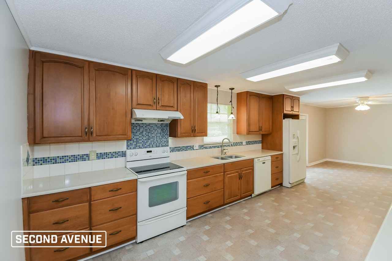 1512 Rebecca Dr - Photo 6 of 18