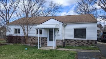 featured image of 1635 Bronson Rd