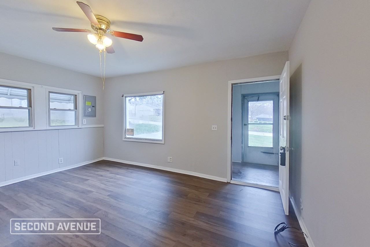 1635 Bronson Rd - Photo 5 of 20