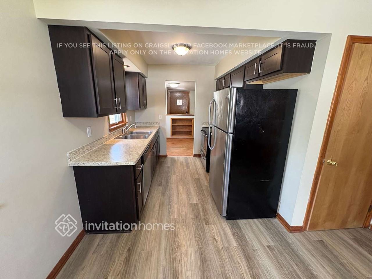 8221 Bloomington Ave - Photo 7 of 19