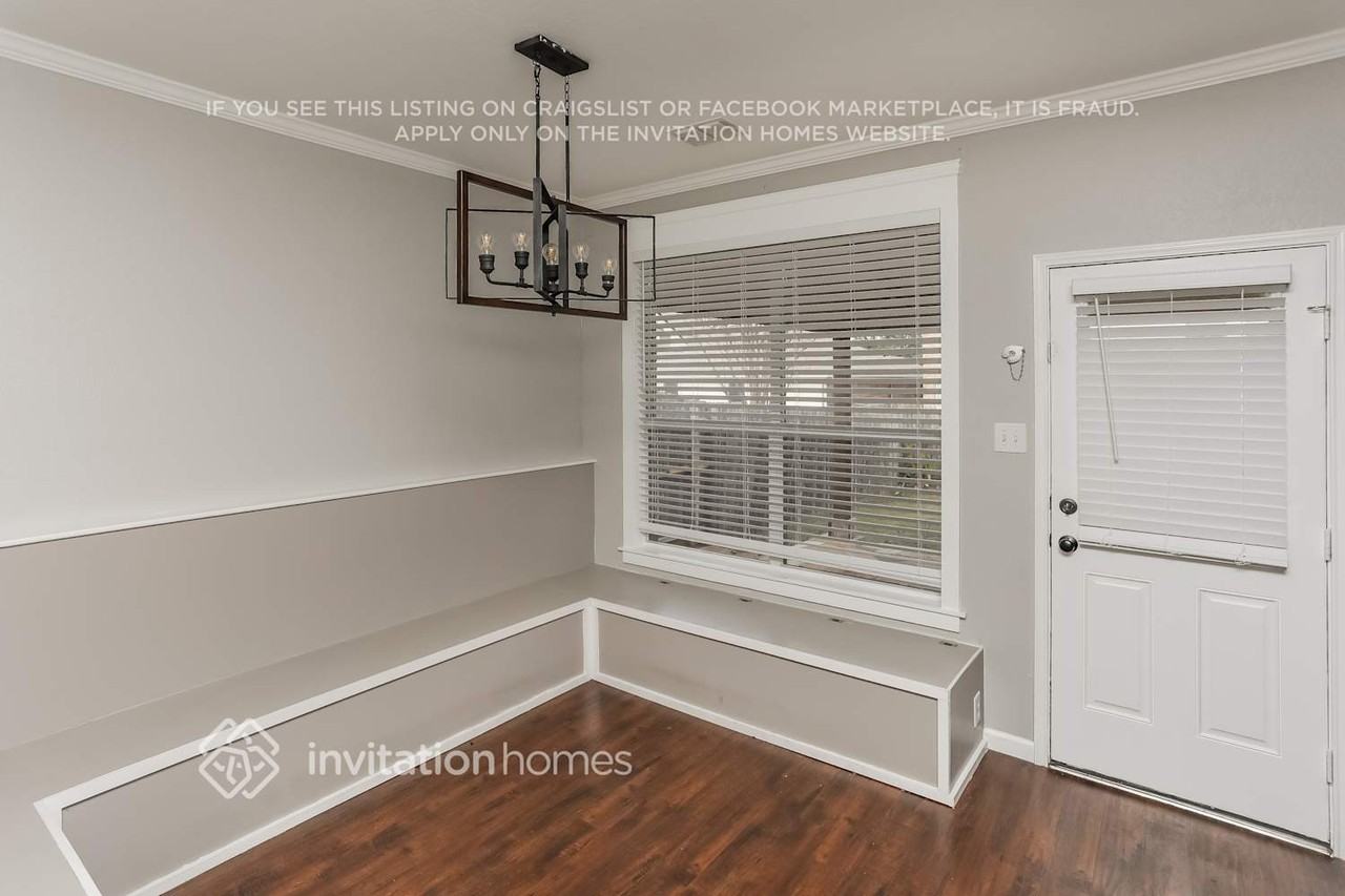 2725 Mountain Lion Dr - Photo 2 of 16