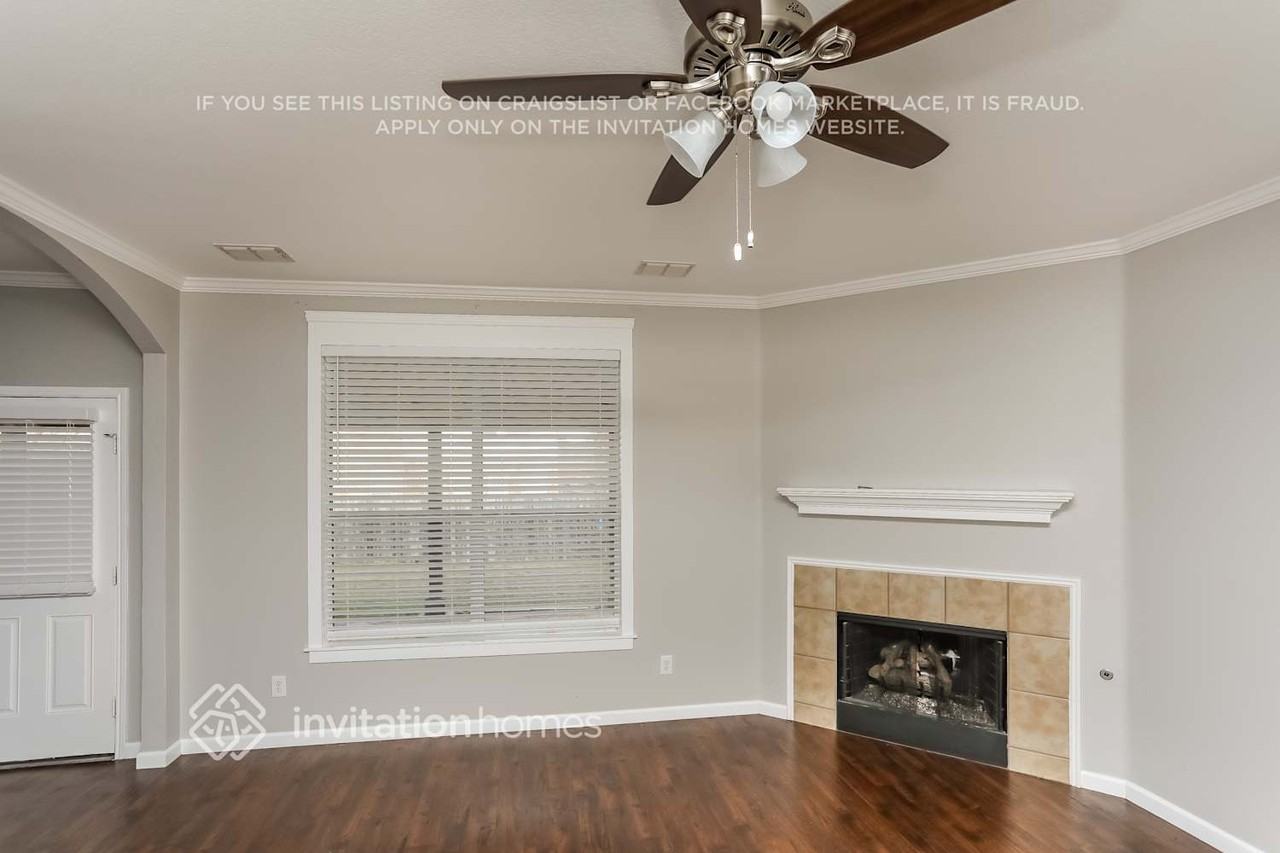 2725 Mountain Lion Dr - Photo 3 of 16