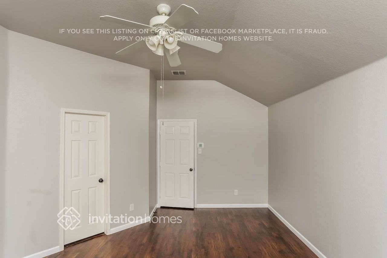 2725 Mountain Lion Dr - Photo 7 of 16
