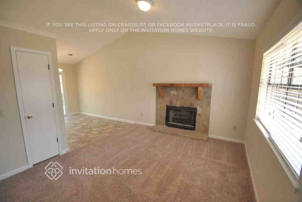 5255 Sugar Crest Dr - Photo 3 of 8