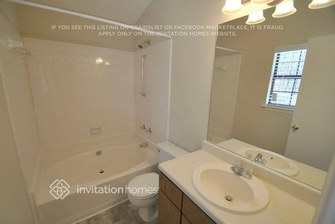 5255 Sugar Crest Dr - Photo 6 of 8