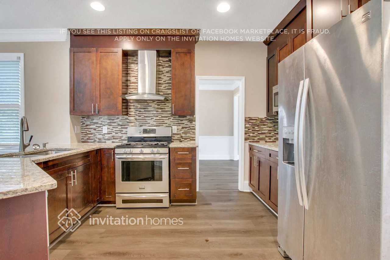 2719 Mccoy Ave - Photo 7 of 16
