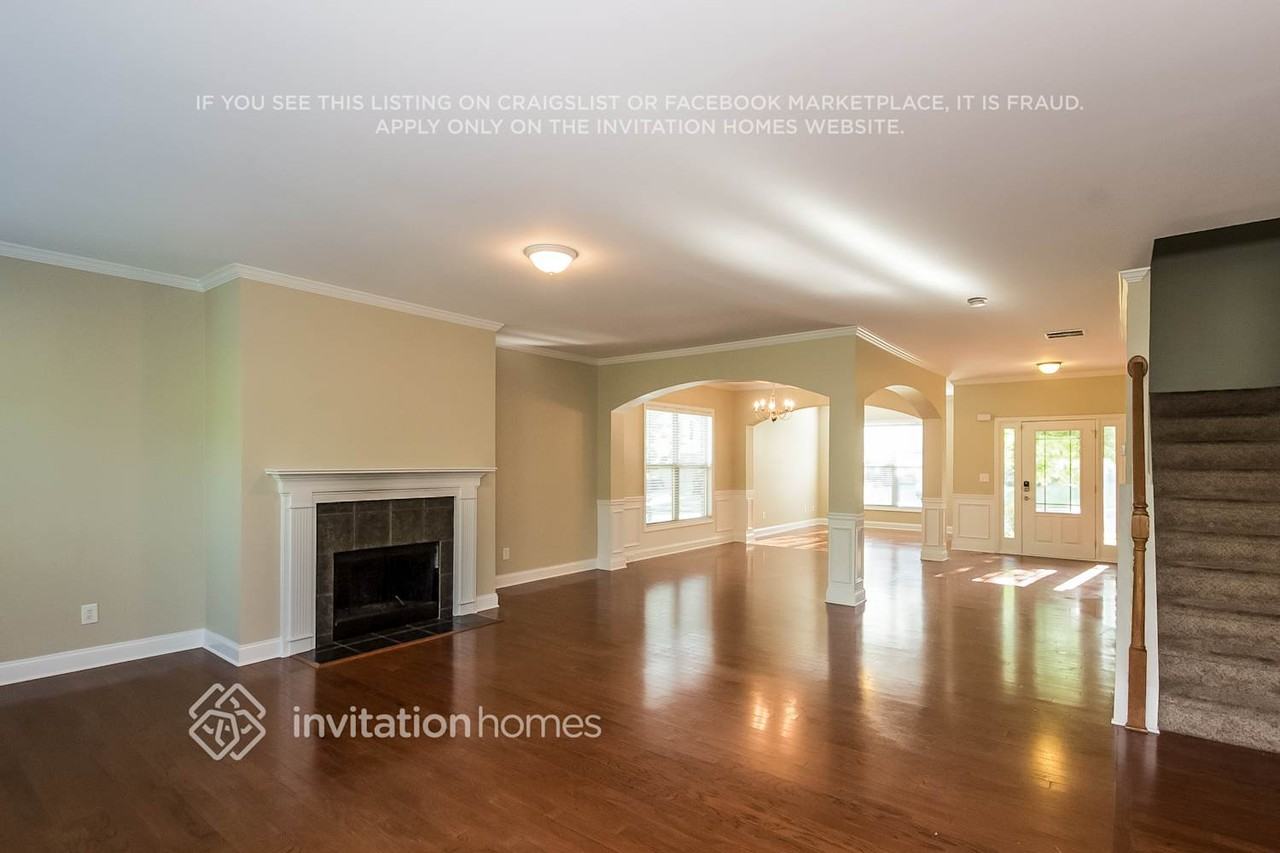 3602 Huddlestone Ln - Photo 4 of 17