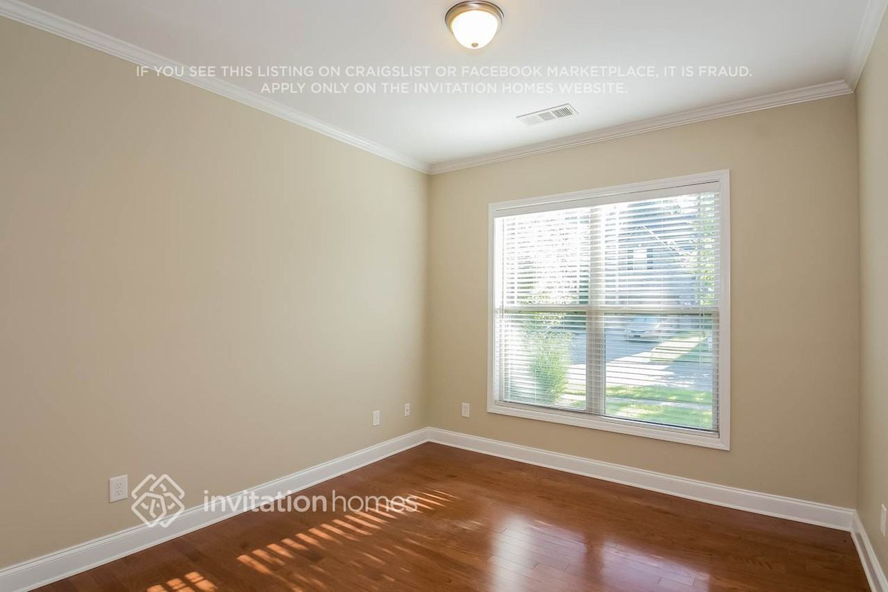 3602 Huddlestone Ln - Photo 6 of 17