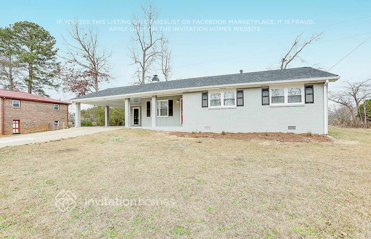 6647 Forestdale Ln - Photo 3 of 26