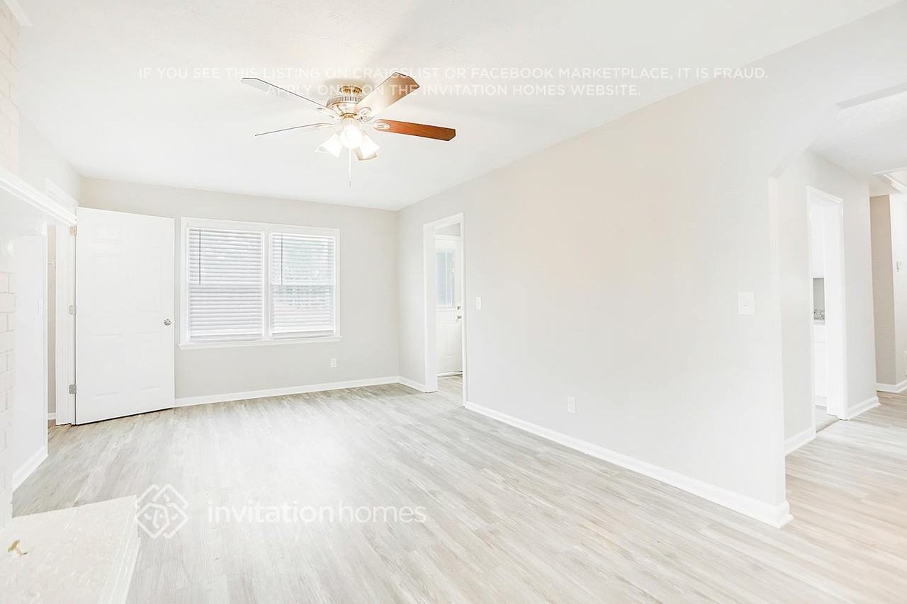 6647 Forestdale Ln - Photo 5 of 26