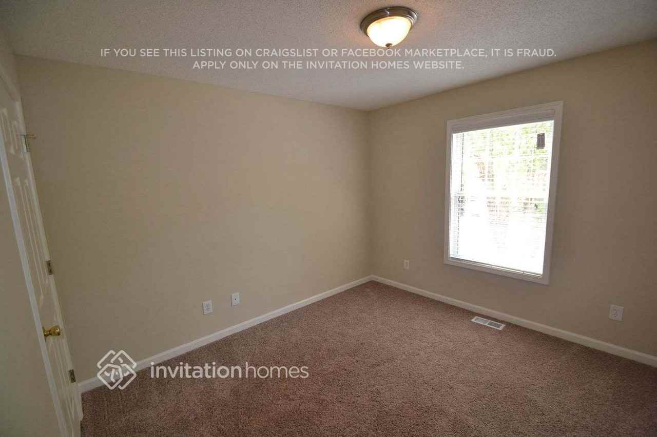 2026 Spicers Ln - Photo 7 of 12
