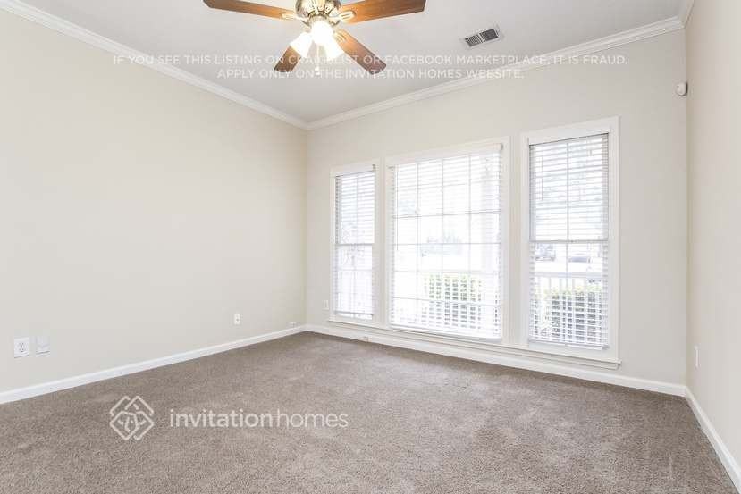 7010 Surrey Dr - Photo 3 of 8