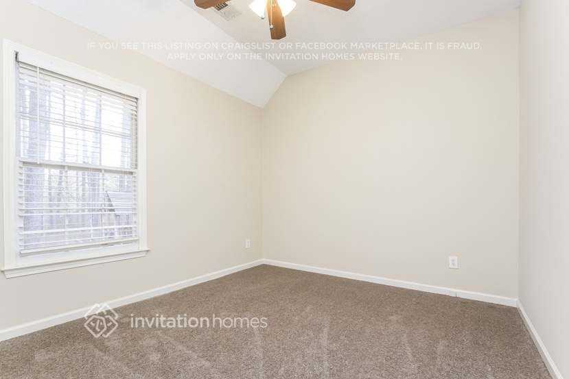 7010 Surrey Dr - Photo 4 of 8
