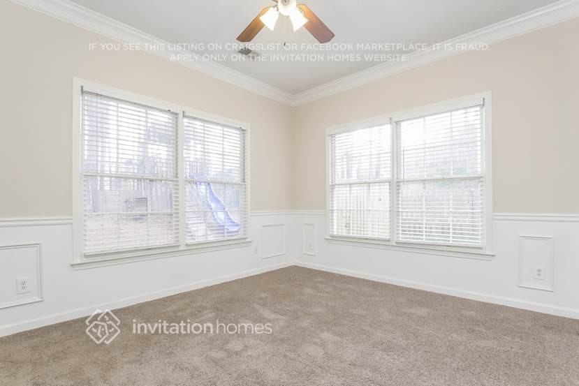 7010 Surrey Dr - Photo 5 of 8
