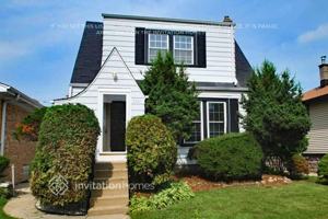 featured image of 3242 N Oconto Ave